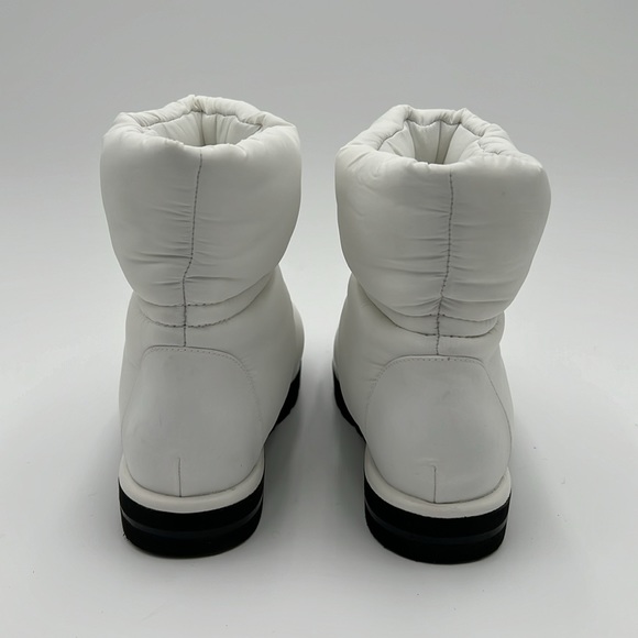 🪽New Woman’s STUART WEITZMAN Polar Lug Boots NWOB - Picture 6 of 10